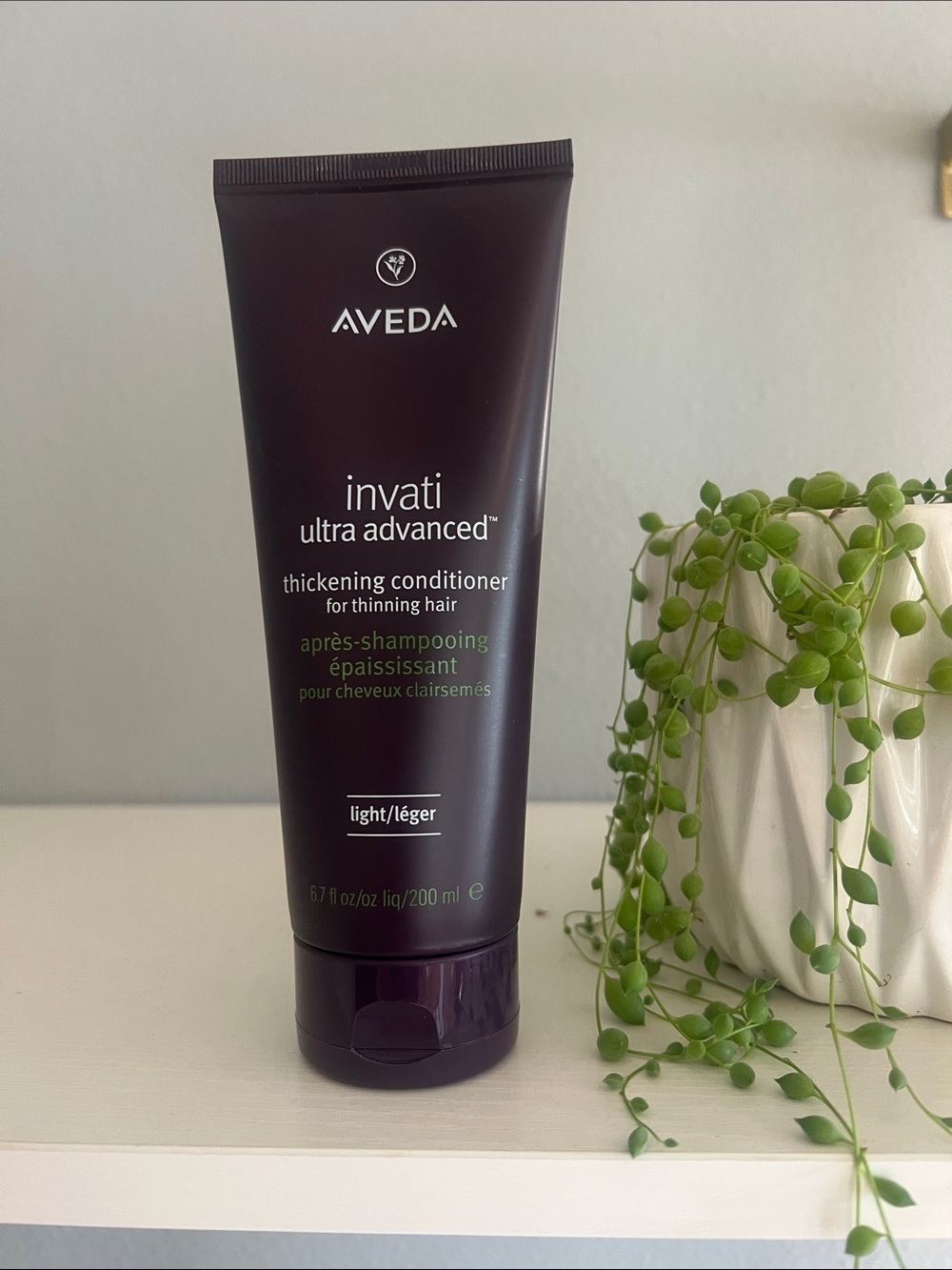 AVEDA Invati Ultra Advanced Thickening Conditioner - Plum with Green Accents